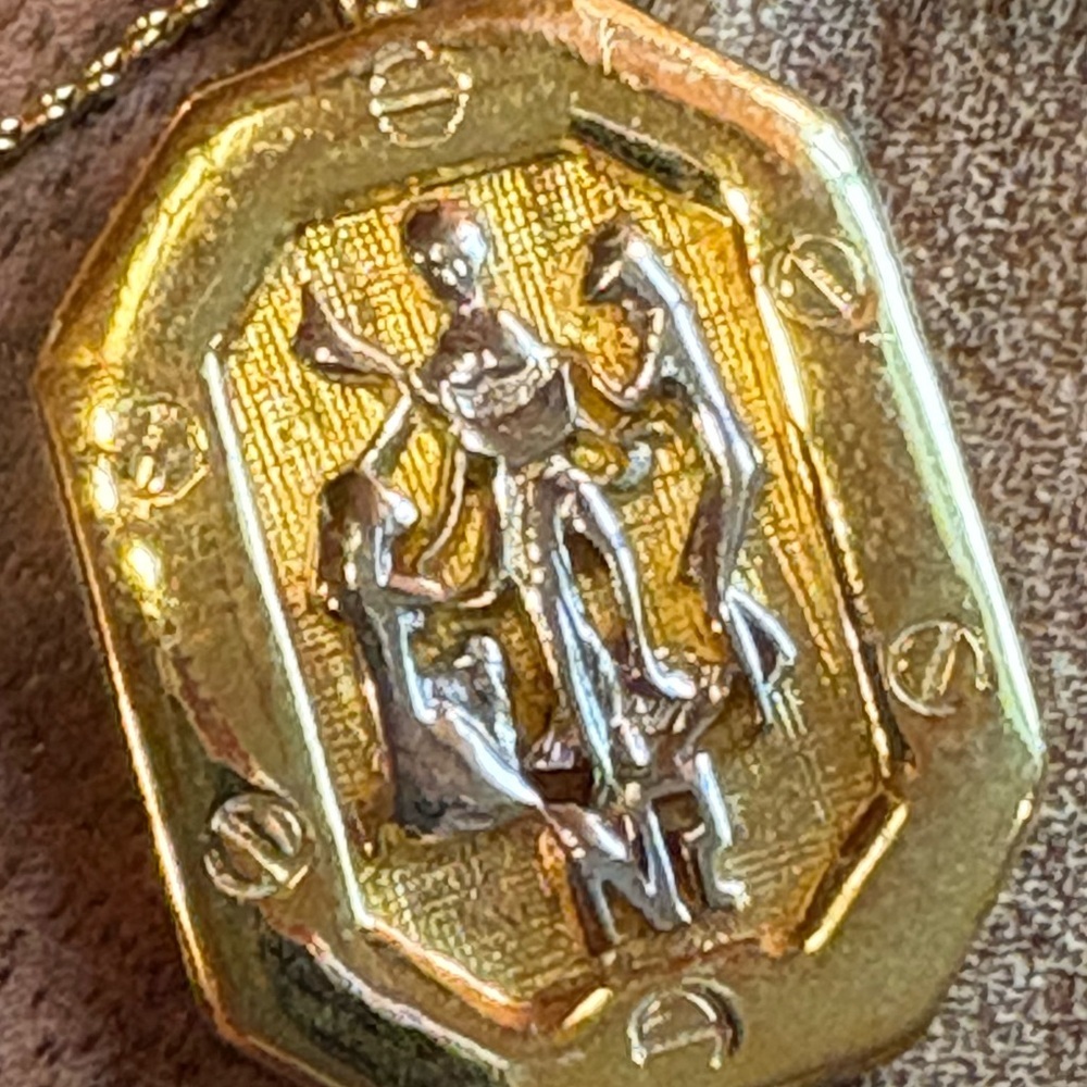 Nina Ricci Gold Necklace - Picture 5 of 8